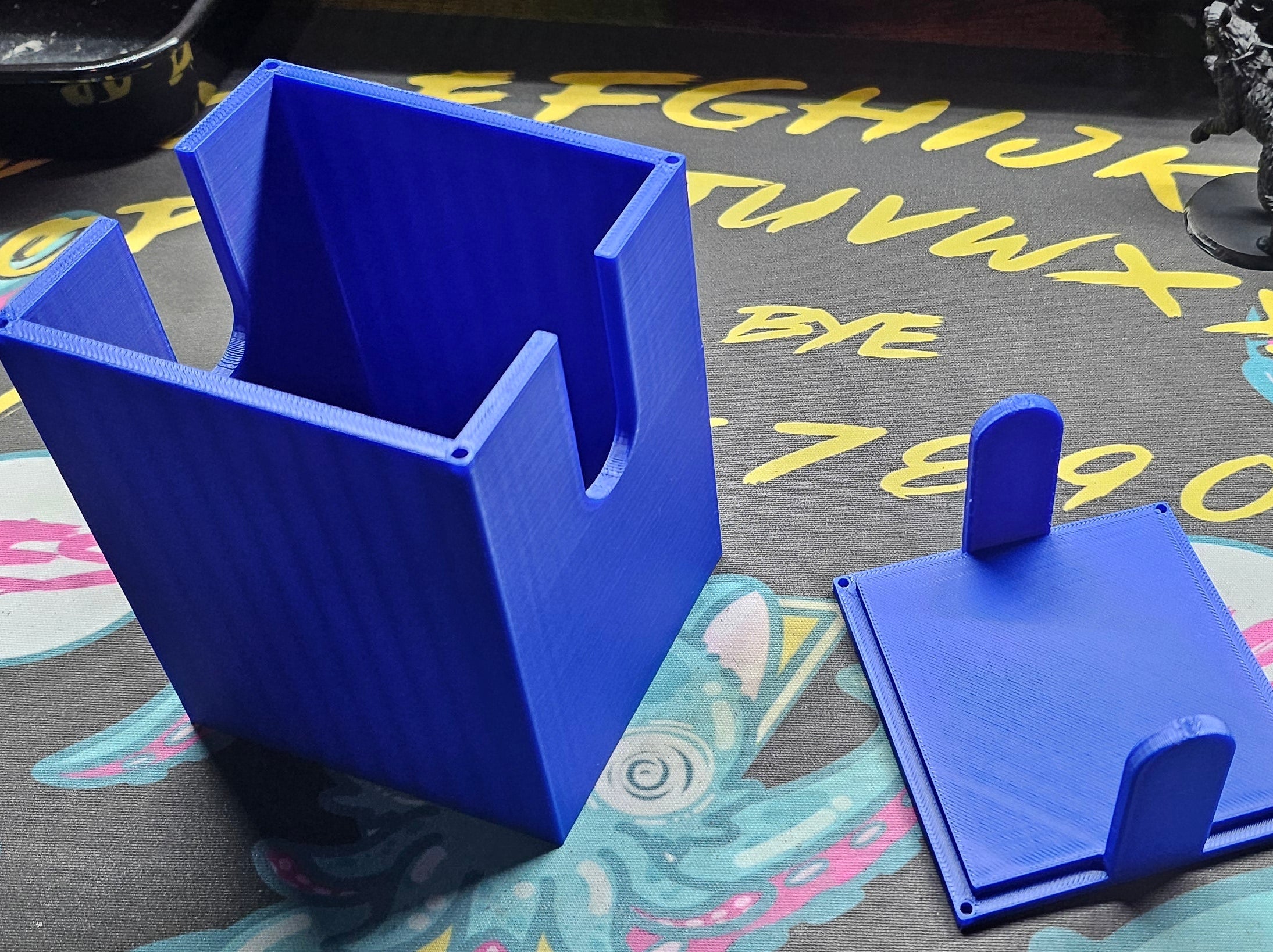 Basic deck box